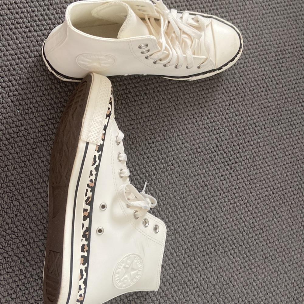 Selling brand new converse, hardly worn and in good condition. Worn twice. - Picture 8 of 8
